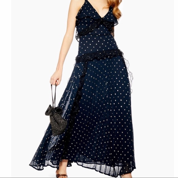 Topshop Dresses & Skirts - Topshop Lace Metallic Thread Pleat Maxi Dress
